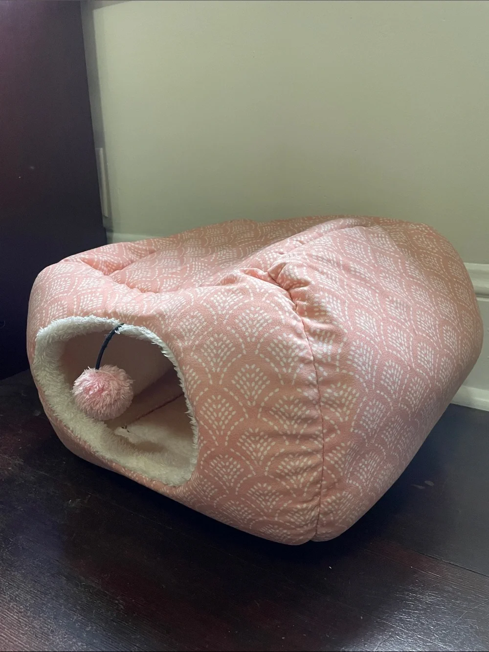 Baby Pink & White Printed Pet Bed, Perfect For Cats & Small Dogs